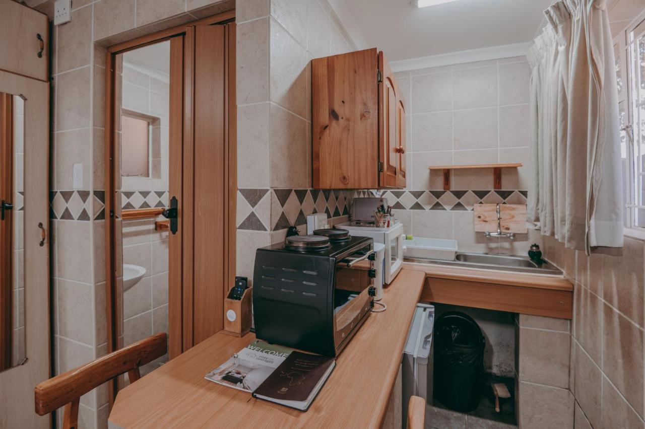 Cosy Cottages Guesthouse Почефструм Экстерьер фото