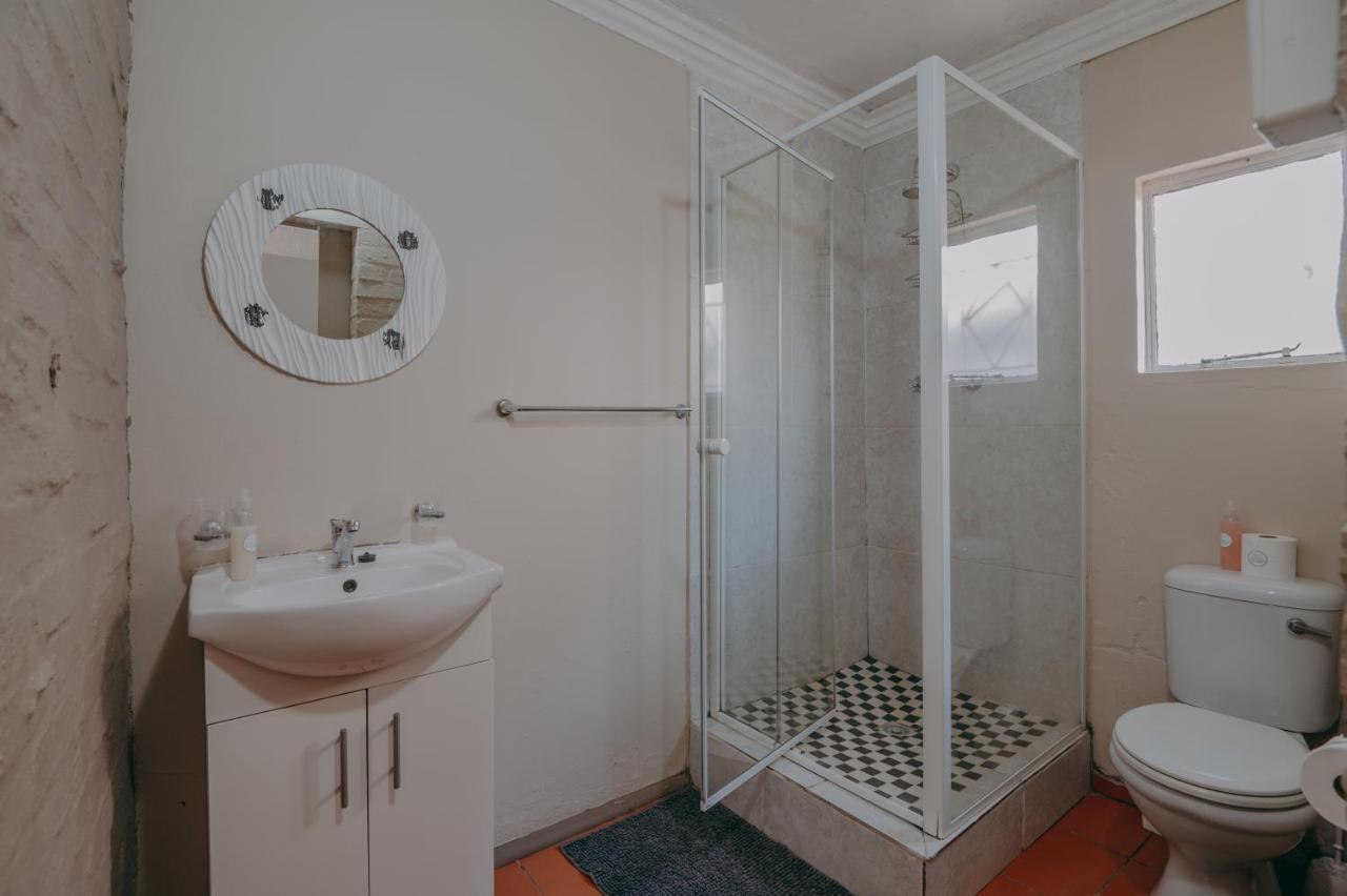 Cosy Cottages Guesthouse Почефструм Экстерьер фото