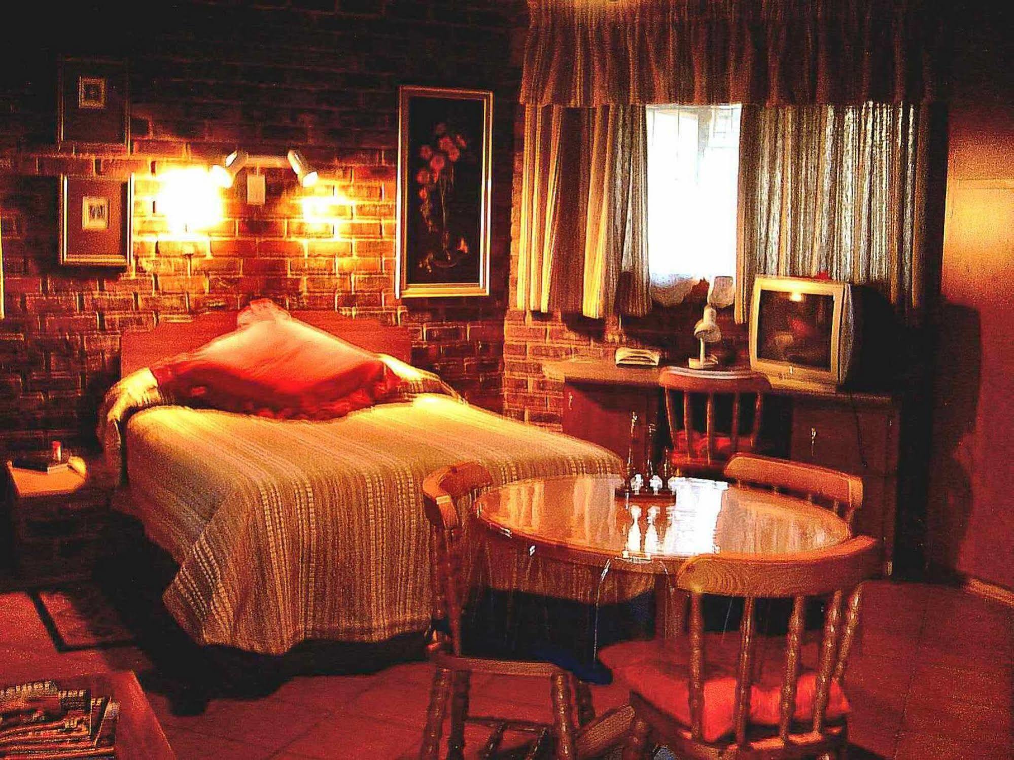 Cosy Cottages Guesthouse Почефструм Экстерьер фото